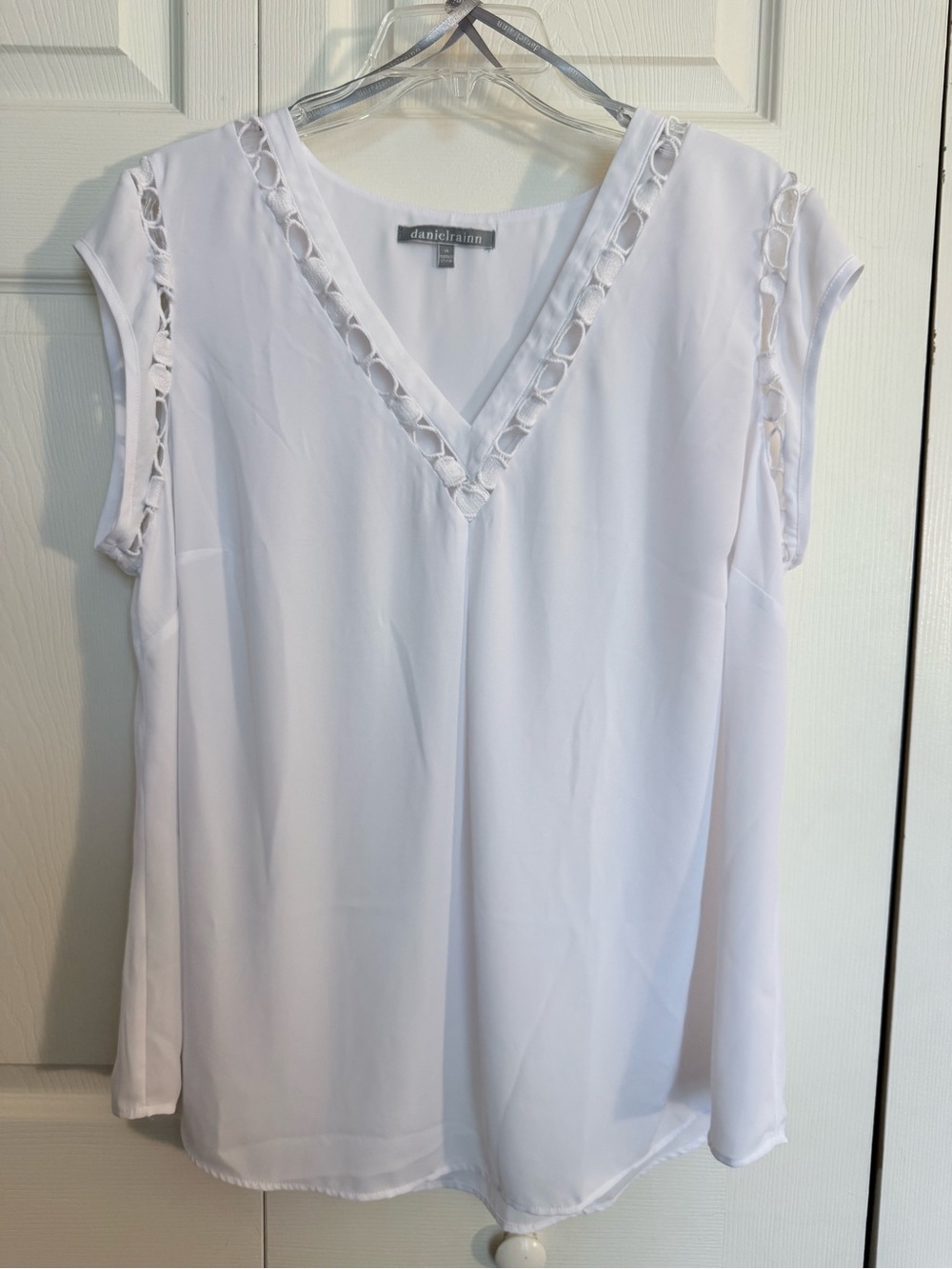 Daniel Rainn White V-Neck Cap Sleeve Blouse with Cutout Trim